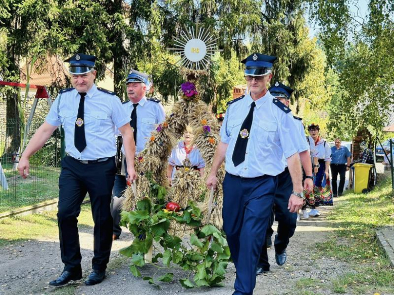 Dożynki w Starczówku – wspólne świętowanie plonów