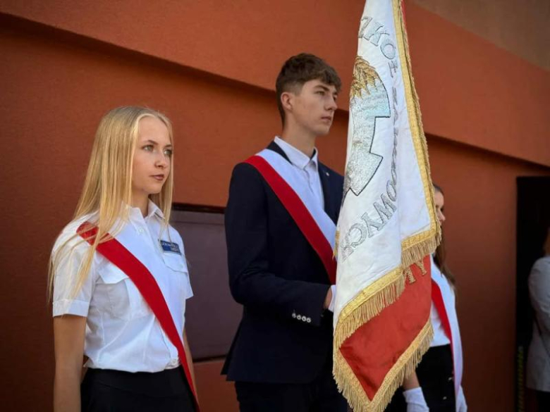 Nowy rok szkolny w Zespole Szkół Ponadpodstawowych w Ziębicach rozpoczęty