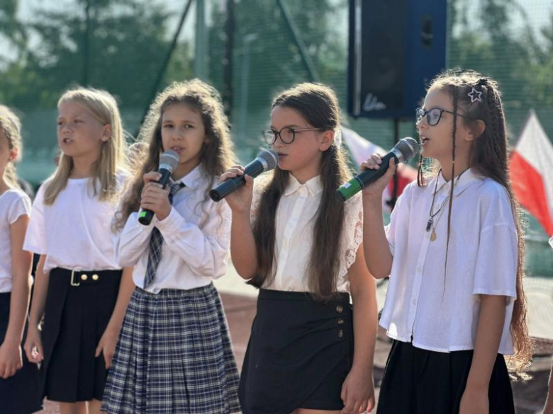 Gminne rozpoczęcie roku szkolnego w Szkole Podstawowej nr 2 w Ziębicach