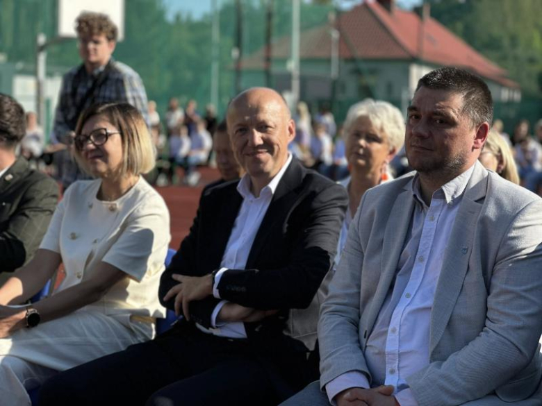 Gminne rozpoczęcie roku szkolnego w Szkole Podstawowej nr 2 w Ziębicach
