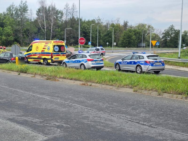 Zderzenie na skrzyżowaniu krajowej ósemki z ul. Legnicką