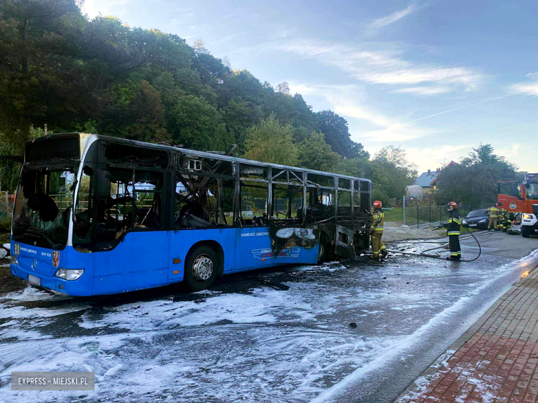 Autobus Złotostockiej Komunikacji Publicznej stanął w ogniu