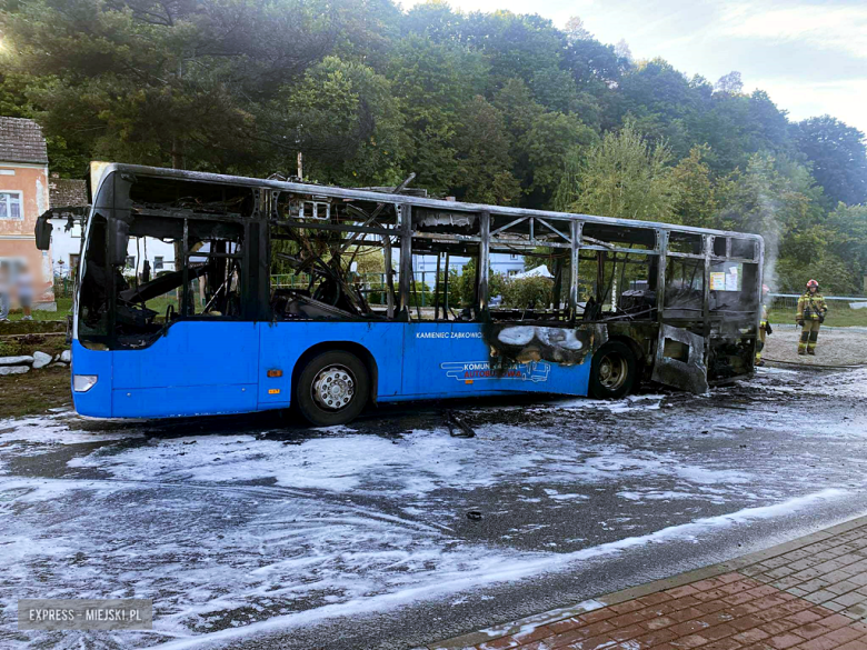Autobus Złotostockiej Komunikacji Publicznej stanął w ogniu