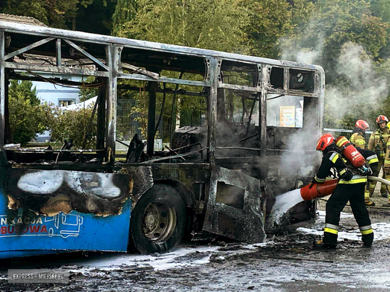 Autobus Złotostockiej Komunikacji Publicznej stanął w ogniu