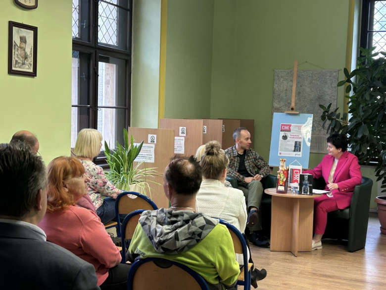 Matka B., pierniki i… piwo – spotkanie autorskie z Tomaszem Karamonem