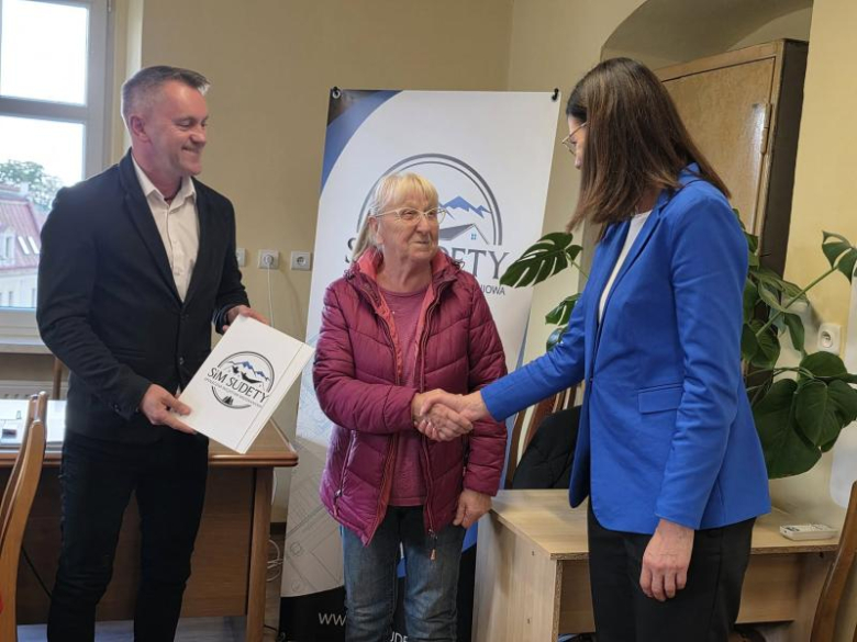 Kolejni mieszkańcy podpisali umowy na mieszkania w ramach SIM Sudety