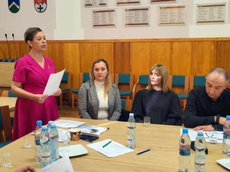 Spotkanie rodzin zastępczych i placówek opiekuńczych z władzami powiatu ząbkowickiego