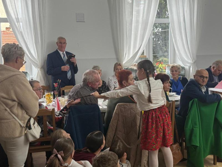 Radość, taniec i wspólnota – Bal Seniora 2025 w Grodziszczu