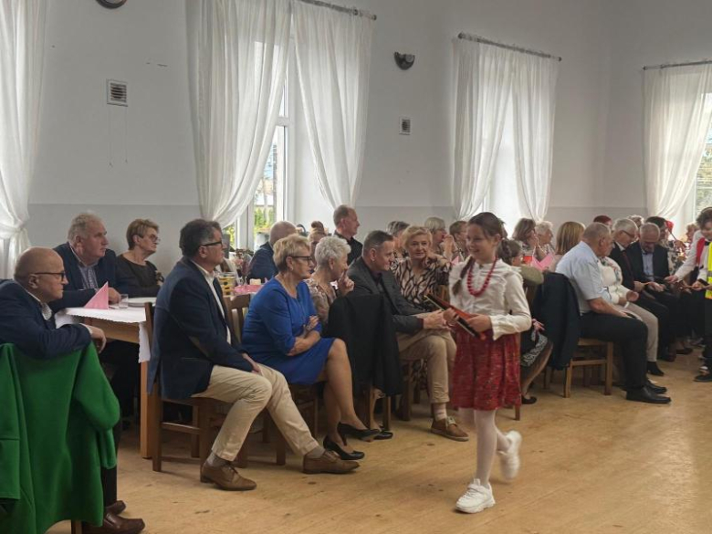 Radość, taniec i wspólnota – Bal Seniora 2025 w Grodziszczu