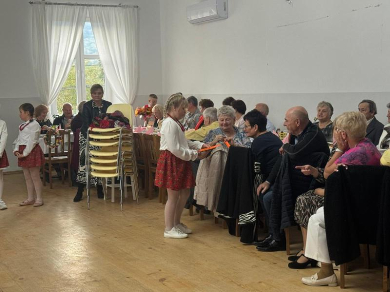 Radość, taniec i wspólnota – Bal Seniora 2025 w Grodziszczu