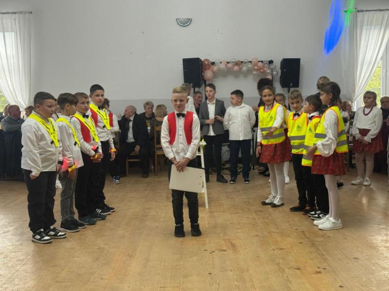 Radość, taniec i wspólnota – Bal Seniora 2025 w Grodziszczu