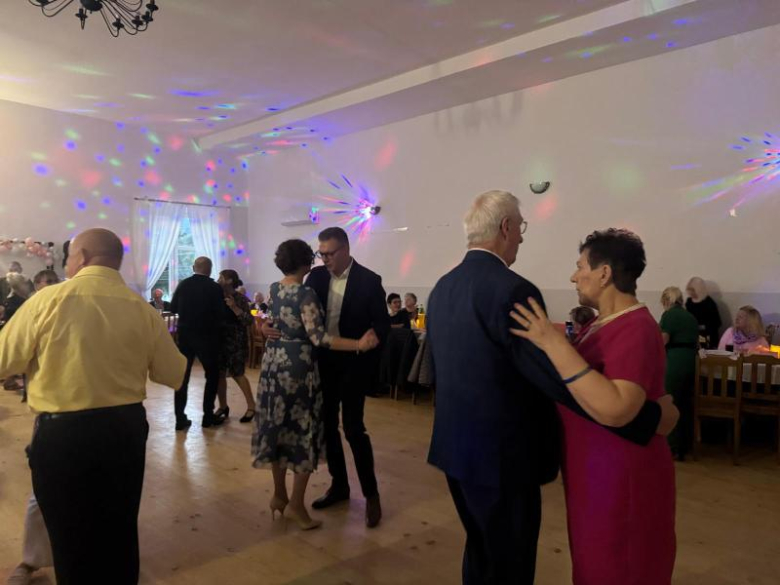 Radość, taniec i wspólnota – Bal Seniora 2025 w Grodziszczu