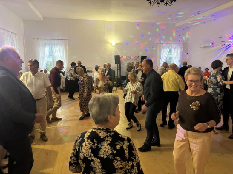 Radość, taniec i wspólnota – Bal Seniora 2025 w Grodziszczu
