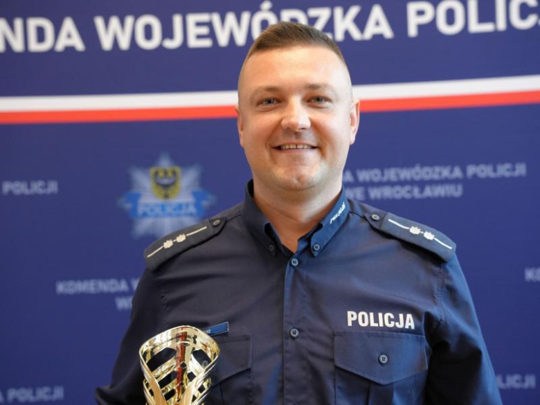Asp. Damian Bieńko najlepszym dzielnicowym Dolnego Śląska