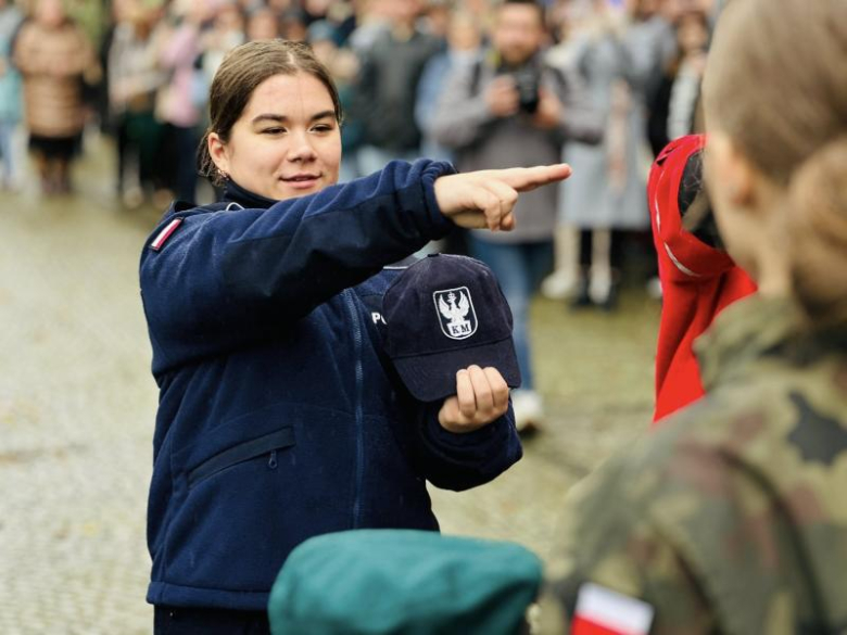 Uroczyste ślubowanie pierwszoklasistów Katolickiego Liceum Ogólnokształcącego w Henrykowie 