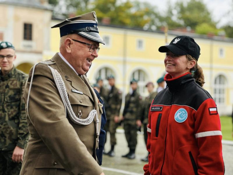 Uroczyste ślubowanie pierwszoklasistów Katolickiego Liceum Ogólnokształcącego w Henrykowie