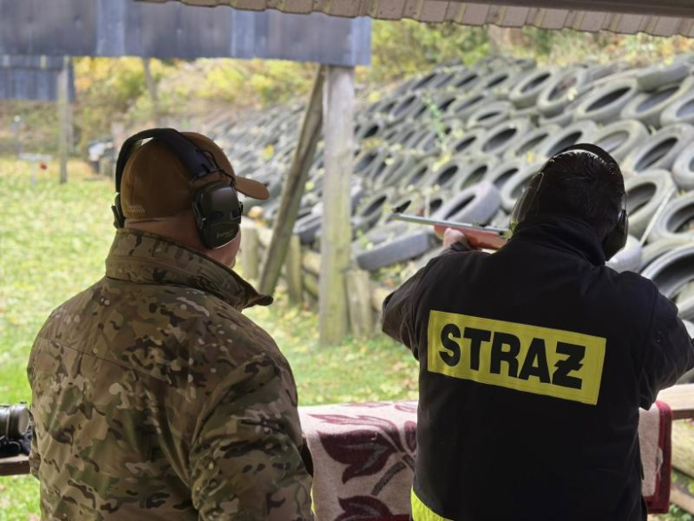 Strażacy-ochotnicy z powiatu ząbkowickiego rywalizowałli w zawodach strzeleckich. Znamy najlepszych