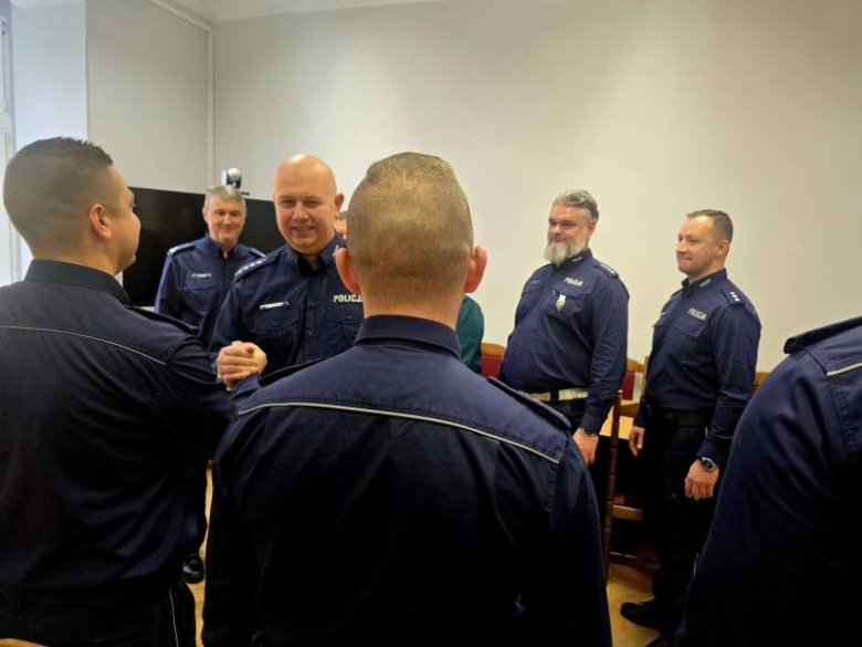 Ząbkowiccy policjanci z awansami i wyróżnieniami