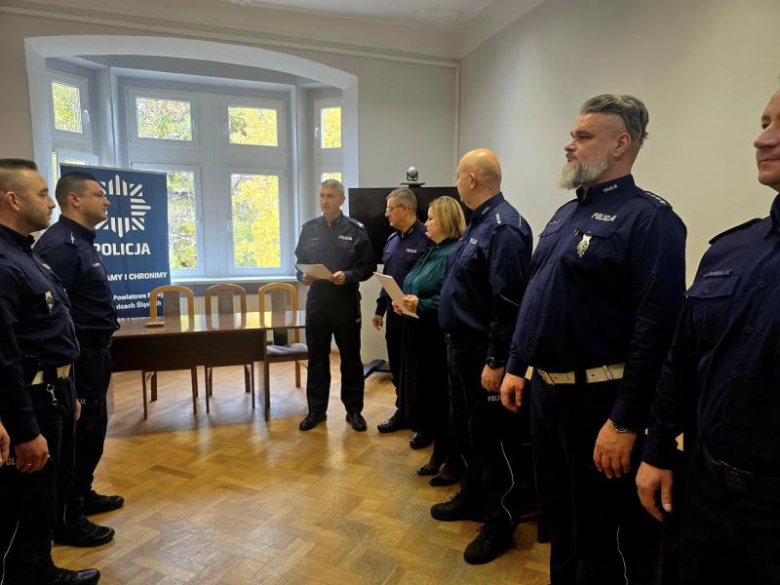 Ząbkowiccy policjanci z awansami i wyróżnieniami