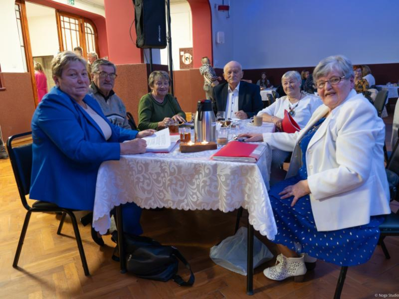 Gminny Dzień Seniora w Ciepłowodach – święto radości, muzyki i wspólnoty