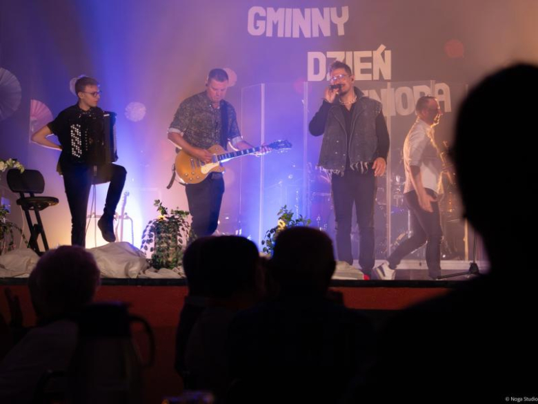 Gminny Dzień Seniora w Ciepłowodach – święto radości, muzyki i wspólnoty