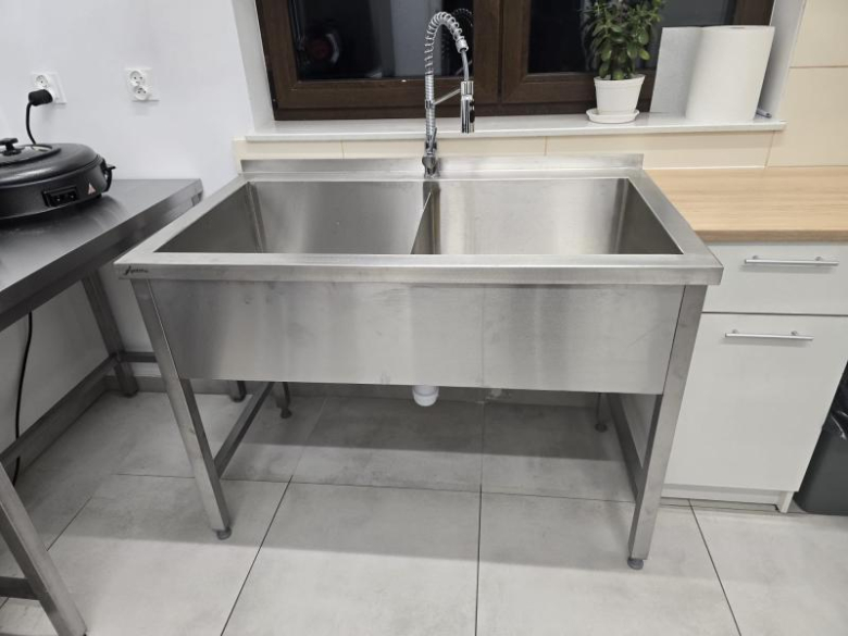 Nowe wyposażenie w świetlicy wiejskiej w Ożarach
