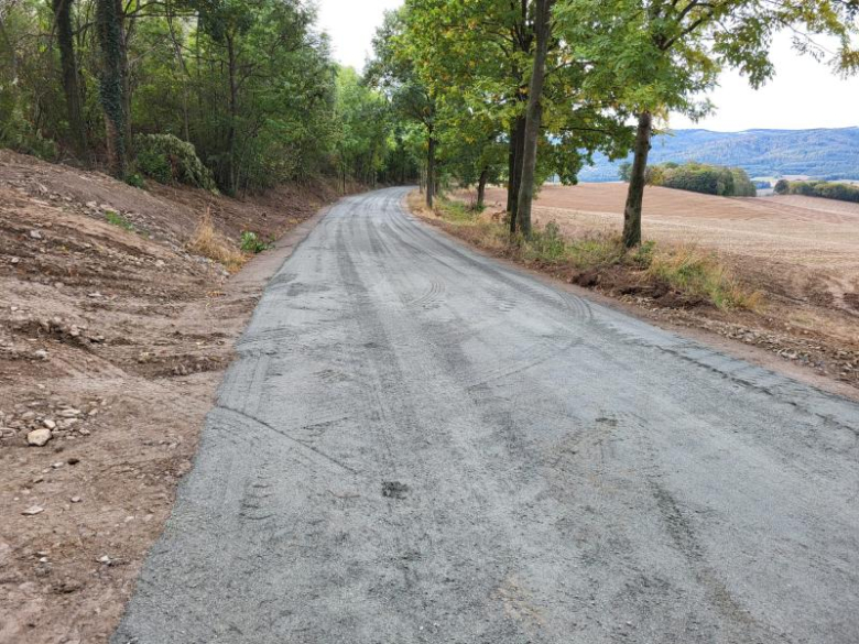 Zakończono remont drogi dojazdowej do gruntów rolnych w Różanej
