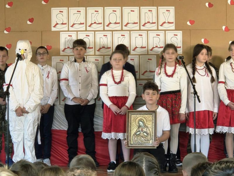 Szkolny Konkurs Pieśni Patriotycznej w Ciepłowodach. Znamy rostrzygnięcia