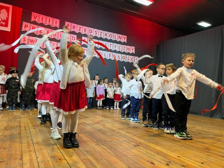 VIII Przedszkolny Przegląd Artystyczny z okazji Święta Niepodległości