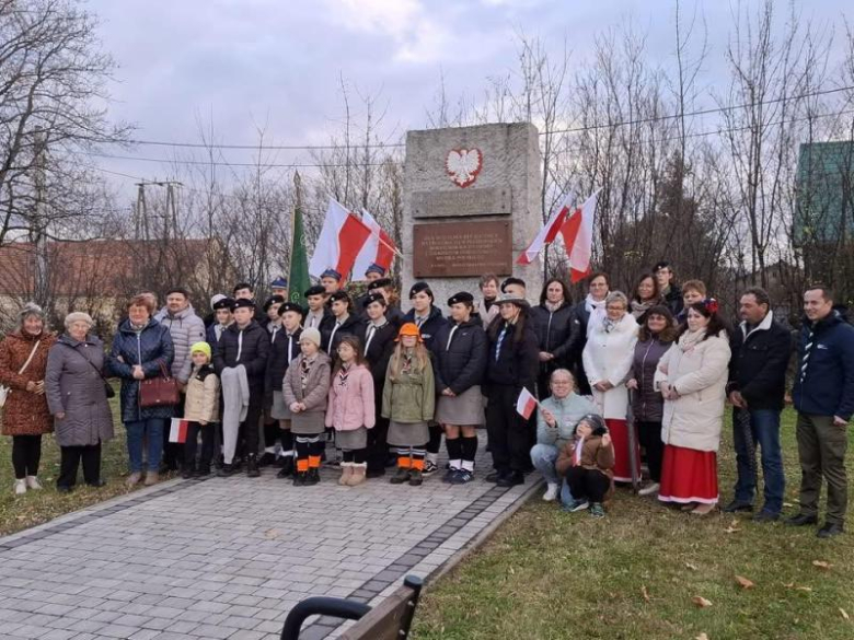 11 listopada w Budzowie lokalna społeczność wspólnie uczciła Narodowe Święto Niepodległości