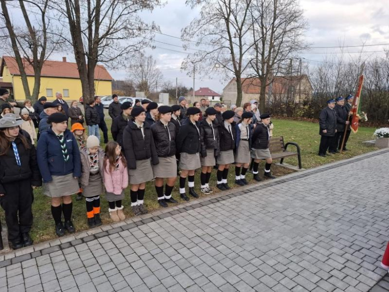 11 listopada w Budzowie lokalna społeczność wspólnie uczciła Narodowe Święto Niepodległości