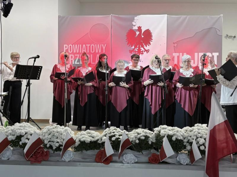 X Powiatowy Przegląd Pieśni Patriotycznych w Stoszowicach
