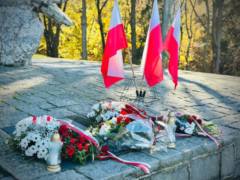 Obchody Narodowego Święta Niepodległości pod Pomnikiem Orła Piastowskiego