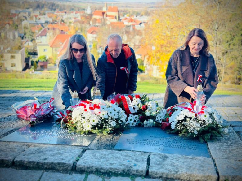 Obchody Narodowego Święta Niepodległości pod Pomnikiem Orła Piastowskiego