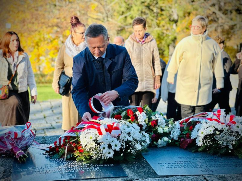 Obchody Narodowego Święta Niepodległości pod Pomnikiem Orła Piastowskiego