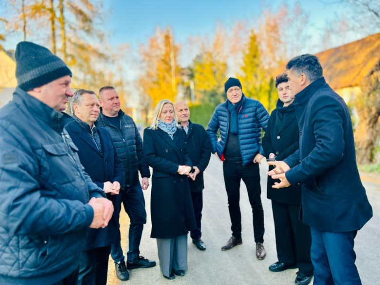 Trzy odcinki dróg powiatowych wyremontowane dzięki porozumieniu gminy i powiatu