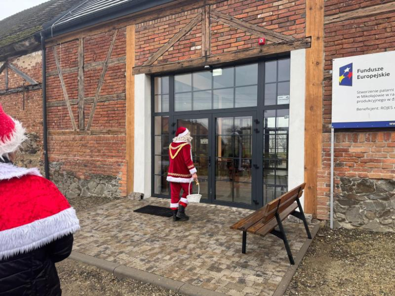 Mikołajowa delegacja z wizytą u najmłodszych mieszkańców gminy