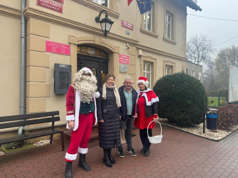 Mikołajowa delegacja z wizytą u najmłodszych mieszkańców gminy