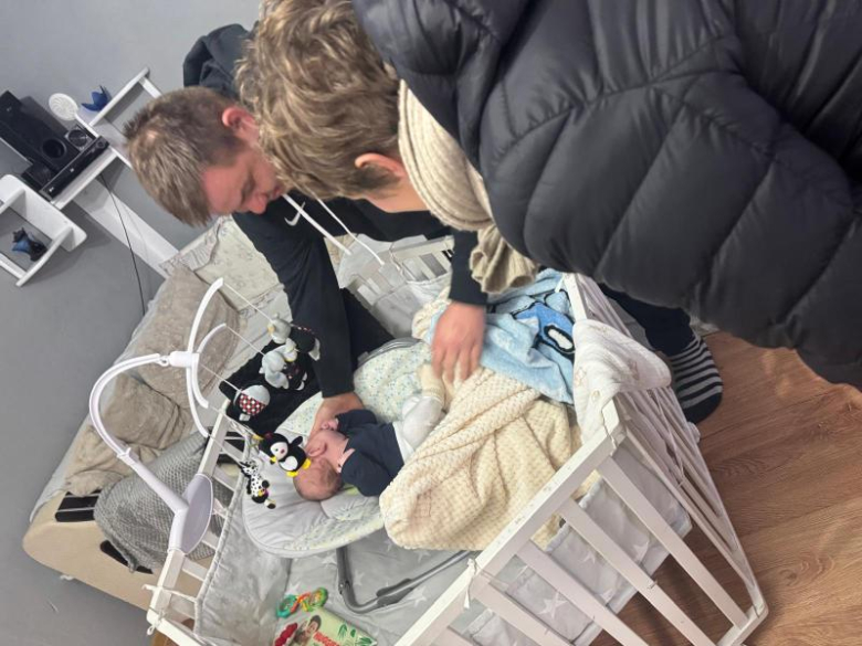 Mikołajowa delegacja z wizytą u najmłodszych mieszkańców gminy