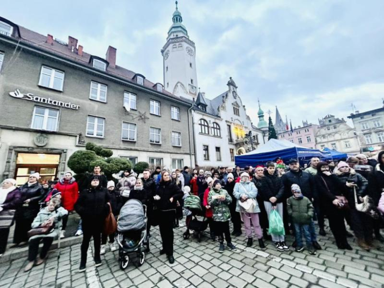 W Ziębicach można było poczuć magię świąt. Jarmark bożonarodzeniowy za nami [foto]