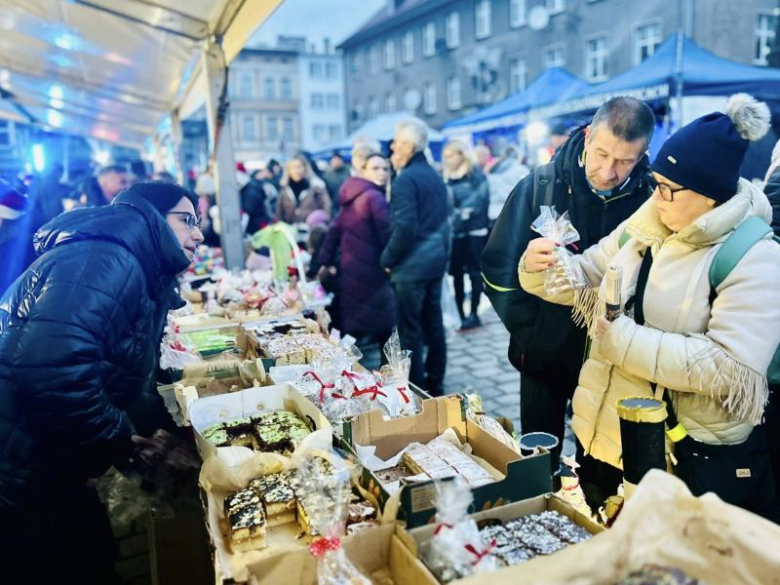 W Ziębicach można było poczuć magię świąt. Jarmark bożonarodzeniowy za nami [foto]