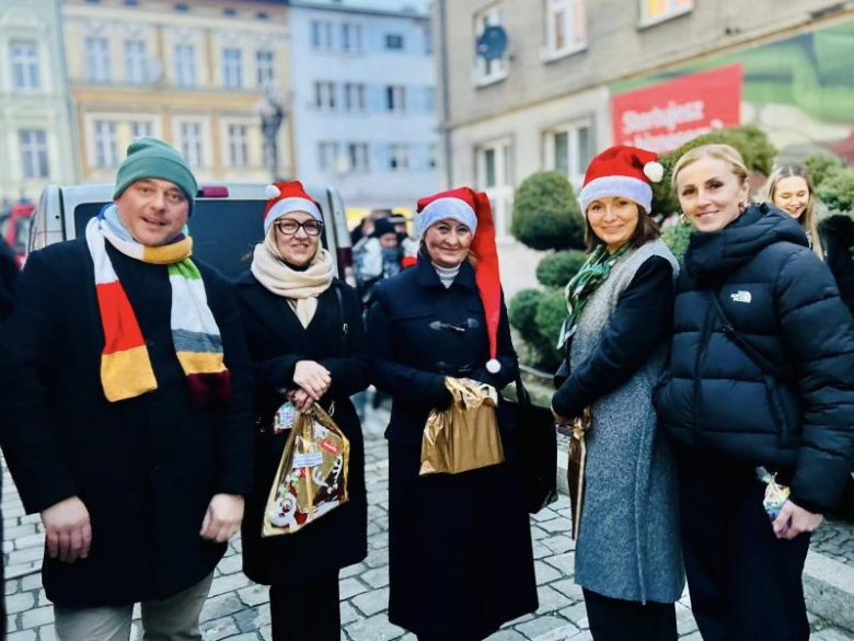 W Ziębicach można było poczuć magię świąt. Jarmark bożonarodzeniowy za nami [foto]