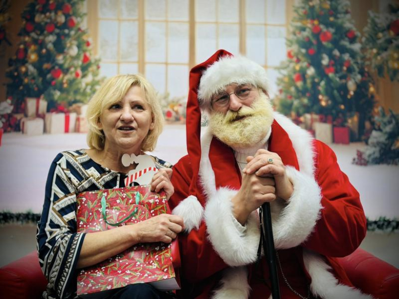 Święty Mikołaj odwiedził uczestników zajęć terapeutycznych Poradni Empiria w Ziębicach