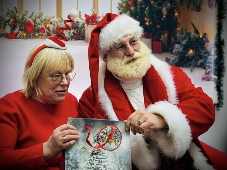 Święty Mikołaj odwiedził uczestników zajęć terapeutycznych Poradni Empiria w Ziębicach