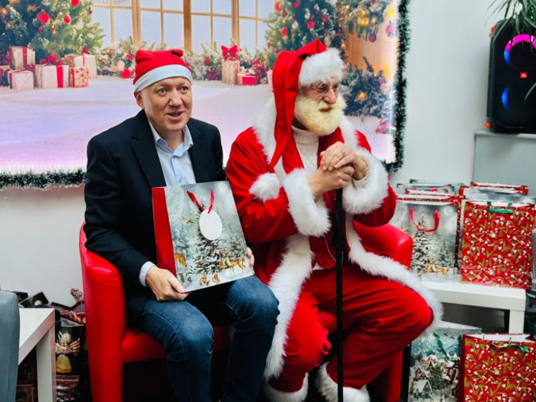 Święty Mikołaj odwiedził uczestników zajęć terapeutycznych Poradni Empiria w Ziębicach