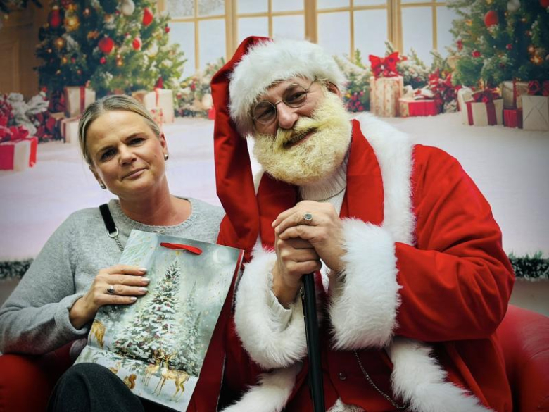 Święty Mikołaj odwiedził uczestników zajęć terapeutycznych Poradni Empiria w Ziębicach