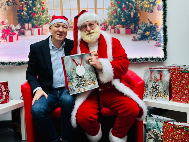 Święty Mikołaj odwiedził uczestników zajęć terapeutycznych Poradni Empiria w Ziębicach