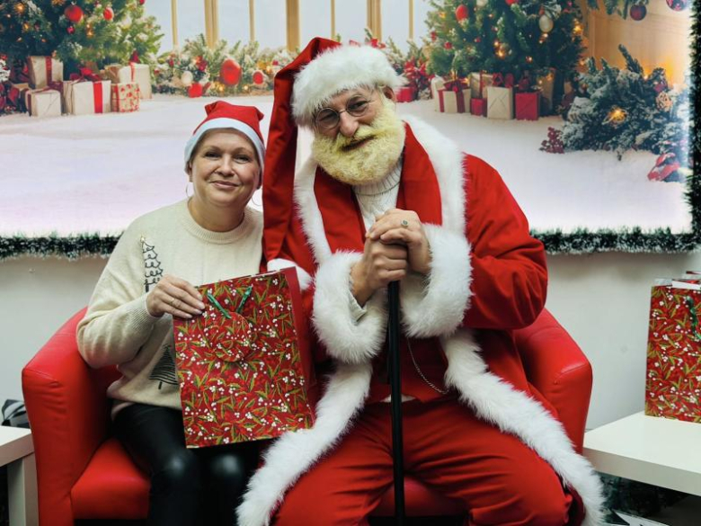 Święty Mikołaj odwiedził uczestników zajęć terapeutycznych Poradni Empiria w Ziębicach