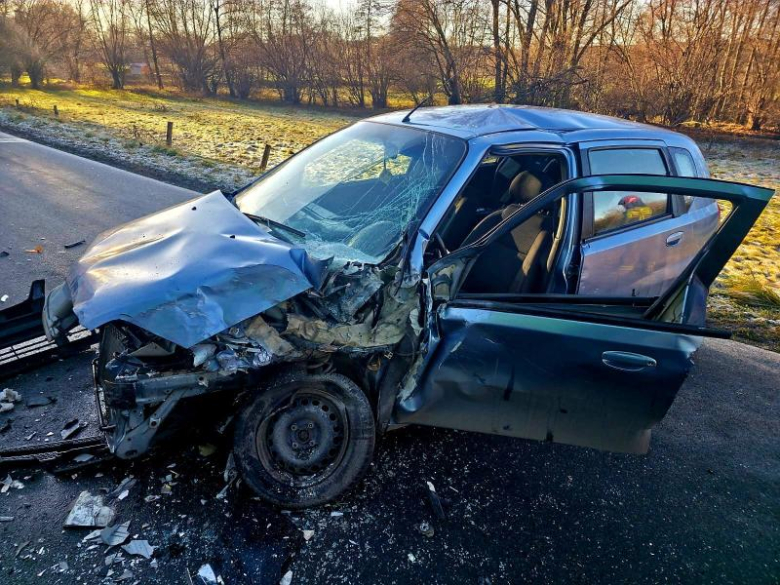 Zderzenie autobusu z osobówką