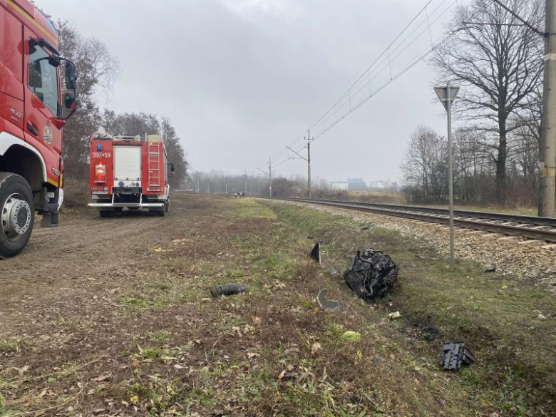 Śmiertelny wypadek na przejeździe kolejowym w Ziębicach. Nie żyją dwie osoby